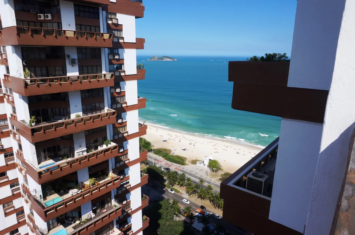 Fachadas Prediais em Áreas Litorâneas: Cuidados Essenciais